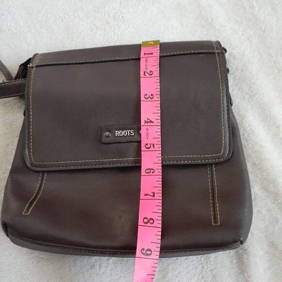 Roots Dark Brown Leather Small Front Flap Crossbody Bag Purse - Picture 13 of 14